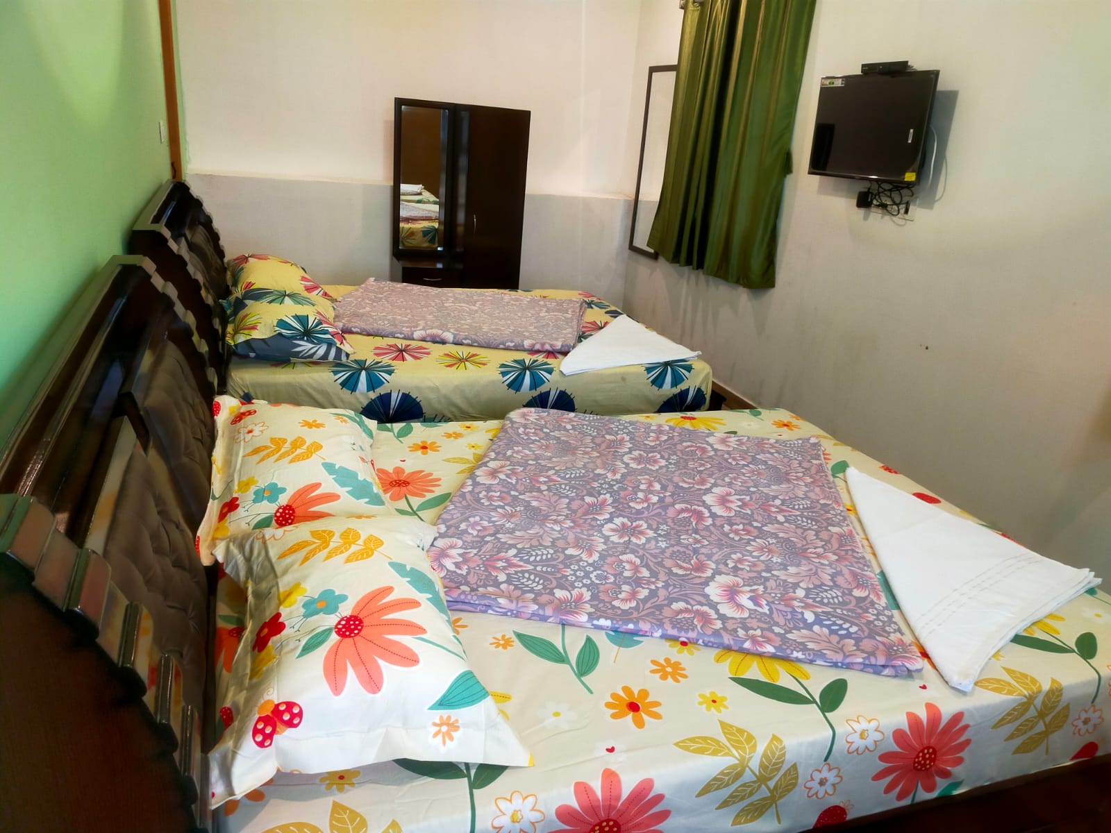 Double cot Room